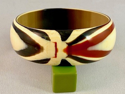 LG69 60s cream/black/rust swirl lucite bangle bracelet